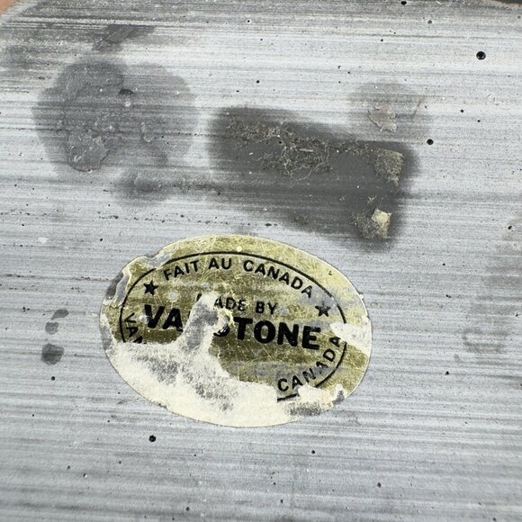 Fait Au Canada Made by Vanstone Vancouver Bear With Fish Figurine Made In Canada - Picture 7 of 16